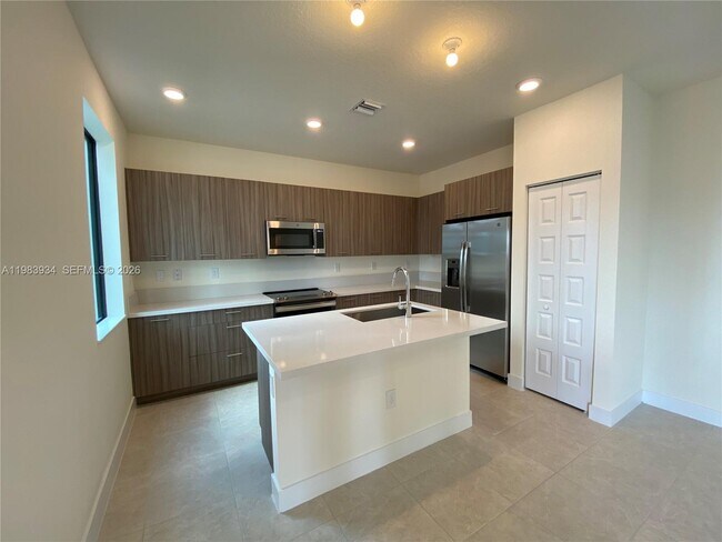 Building Photo - 8379 Central Park Blvd