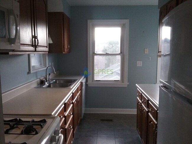 Building Photo - House for rent in the heart of Oakmont