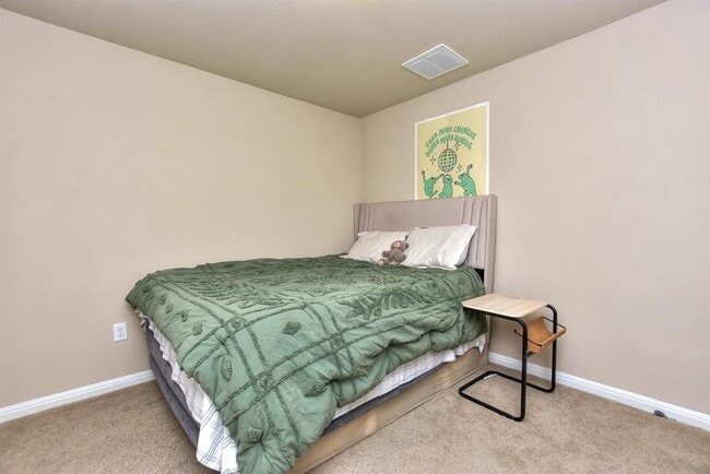 Building Photo - 404 Craters of the Moon Blvd