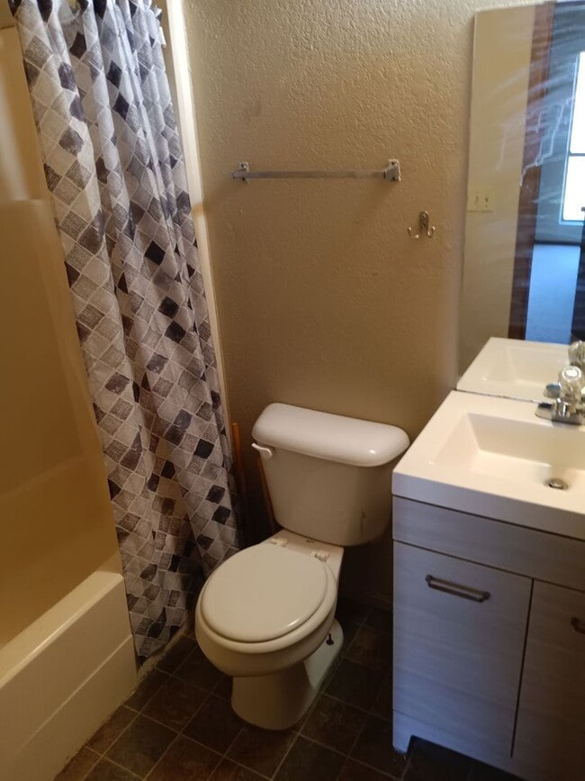 Building Photo - 8404 S Camay Ave