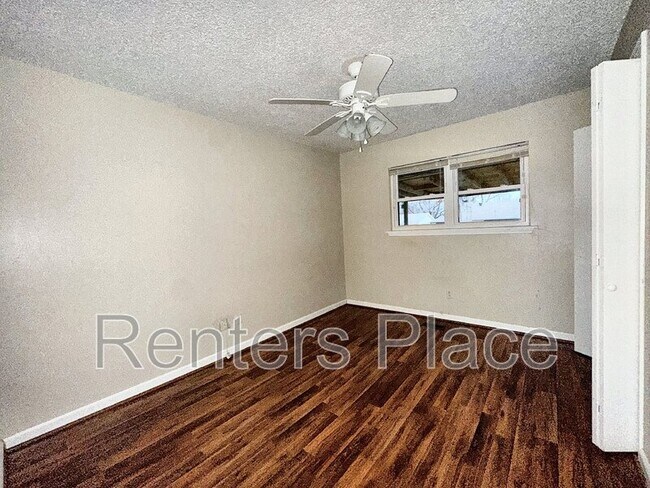 Building Photo - 302 N Wortman Ave