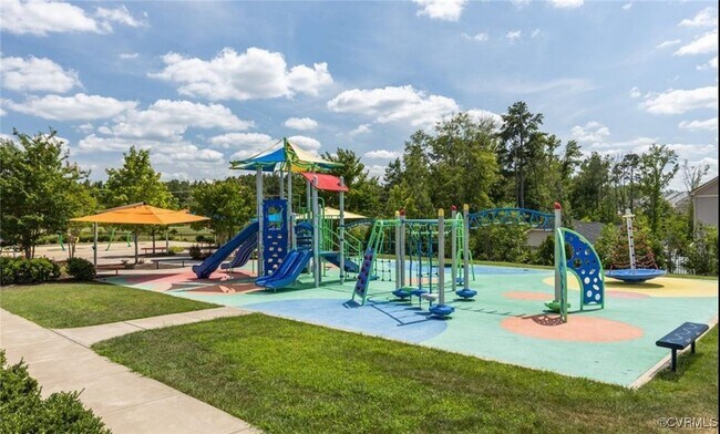 Building Photo - 5649 Rohan Pl