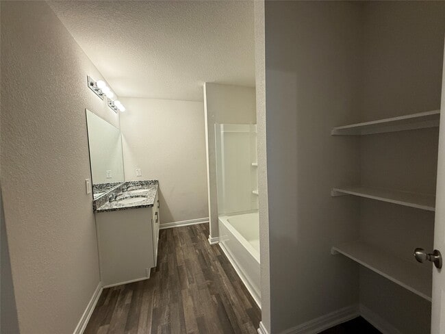 Building Photo - 15535 Taylorcrest Dr