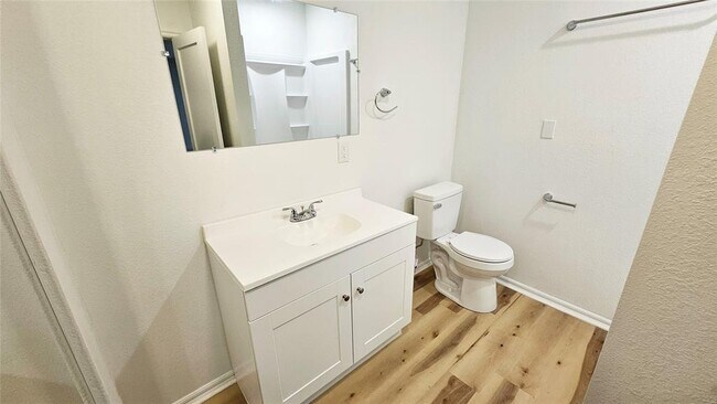 Building Photo - 4509 SE 26th St