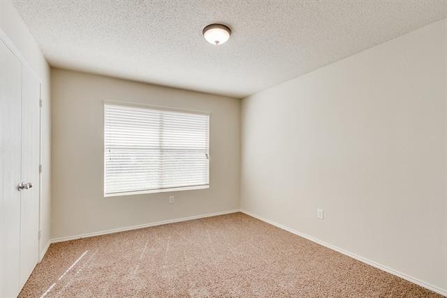 Building Photo - 937 Canary Dr