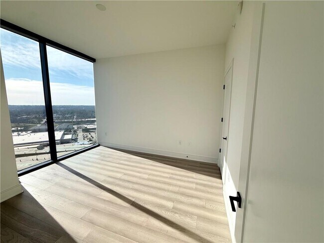 Building Photo - 788 West Marietta St NW