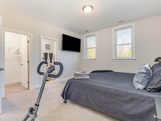 Building Photo - 300 W Amber Oak Dr