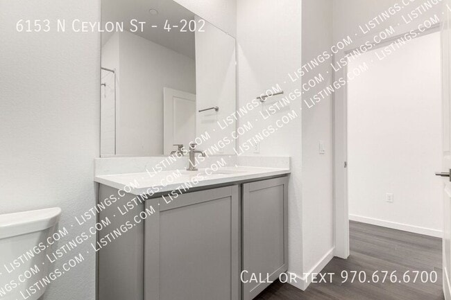 Building Photo - 6153 N Ceylon St