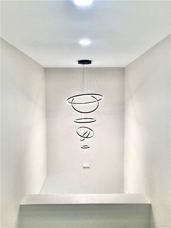 Building Photo - 40 Corales St