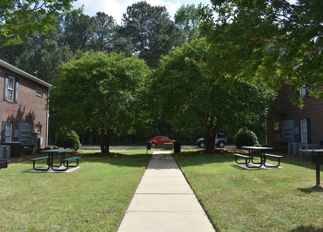 Building Photo - 3 Bed 3 Bath Apartment at University Park