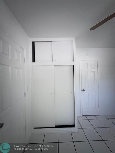 Building Photo - 405 6th Ave N