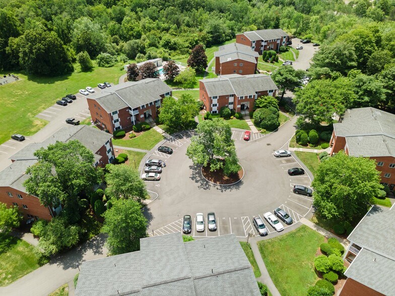 Building Photo - 10 Dailey St