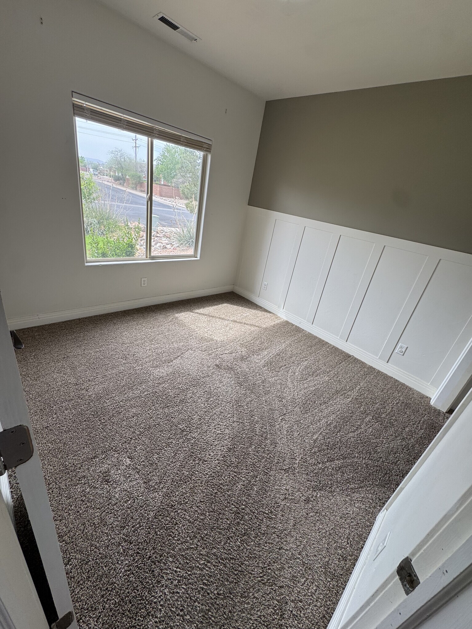 Building Photo - 86 W 1965 S