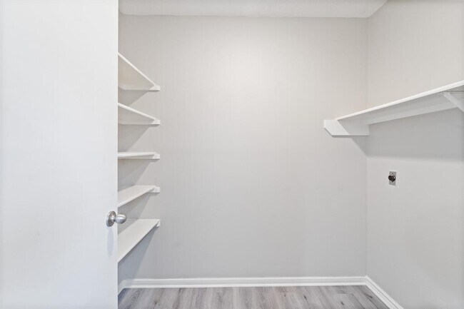 Building Photo - 17043 Macleish Dr