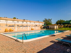 Building Photo - Pompano Palms Apartments