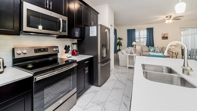 Building Photo - 8979 Stinger Dr