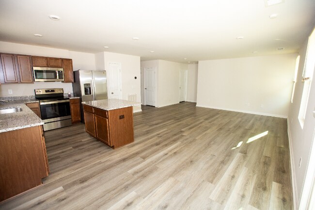 Building Photo - 209 Creighton Ridge Dr