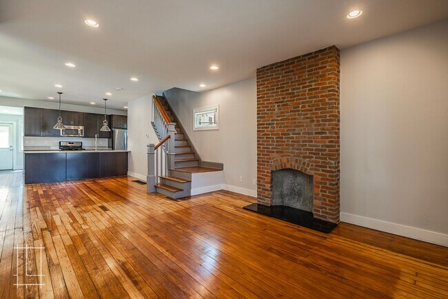 Building Photo - Available Now: One Month Free Rent!
