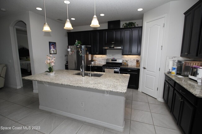 Building Photo - 3039 Burghley Park Way