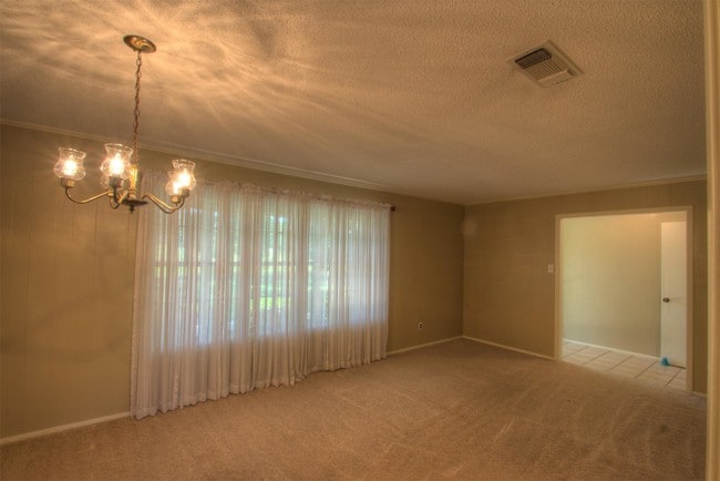 Building Photo - 303 Clements Rd