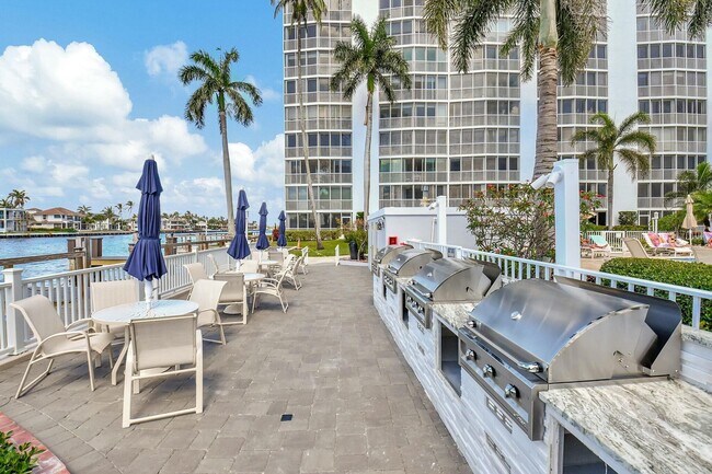 Building Photo - 3300 S Ocean Blvd