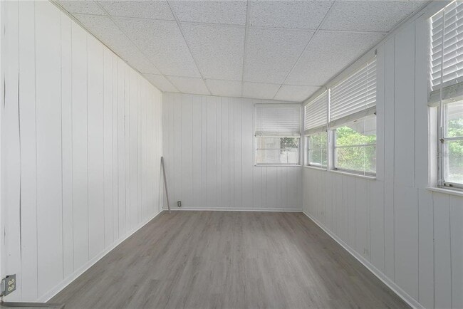 Building Photo - 1621 Sunnyside Dr