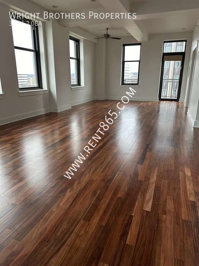 Building Photo - 531 S Gay St