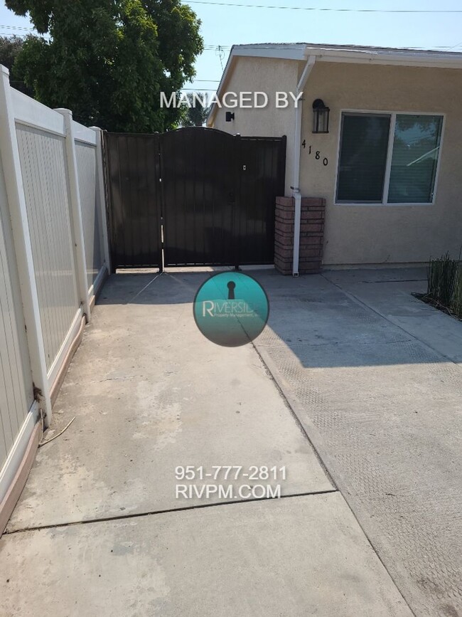 Building Photo - Available now! One bed, one bath ADU with ...