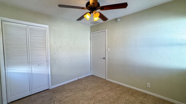 Building Photo - 3-Bed, 2-Bath Single Story Home with Big Y...