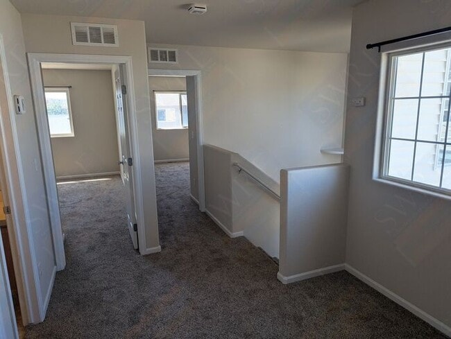 Building Photo - 4 Bedroom 2.5 Bath Townhome, Coming Soon!