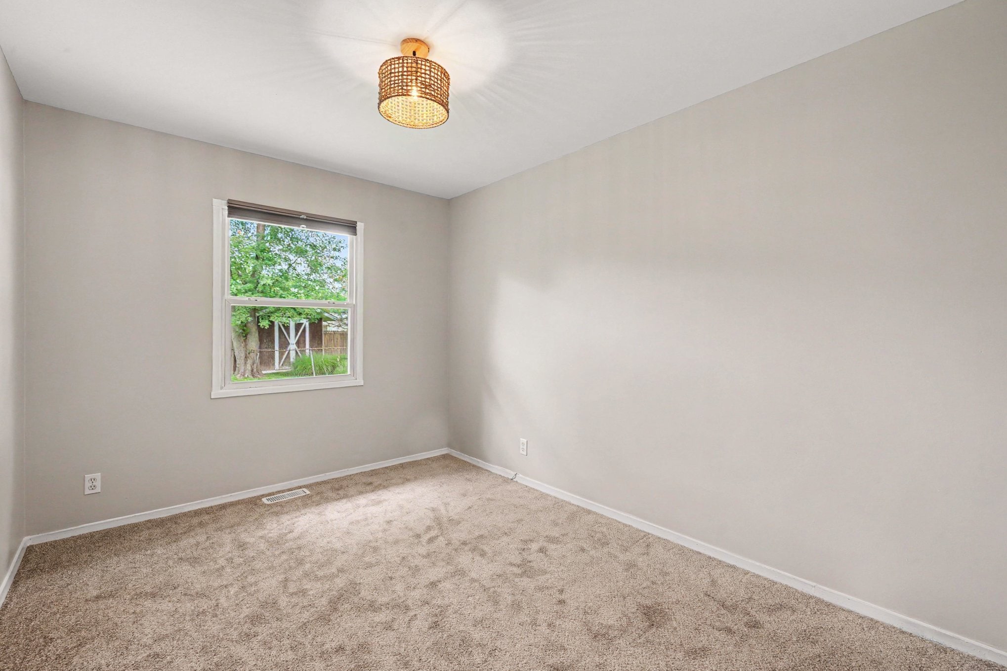Building Photo - 8490 Smallwood Ln