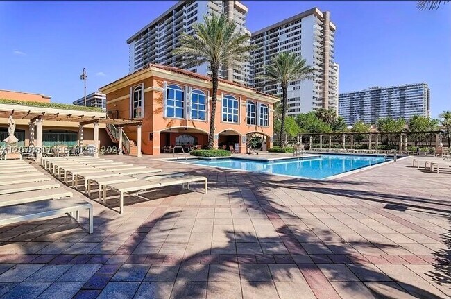 Building Photo - 2080 S Ocean Dr