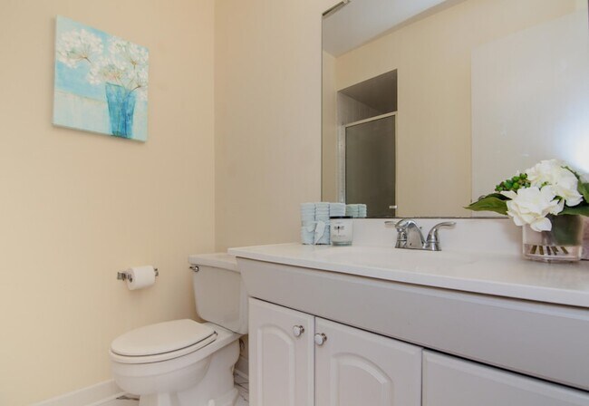 Building Photo - 609 Watersedge Dr