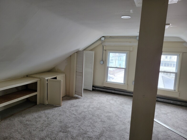 bedroom - 27 Phebe St