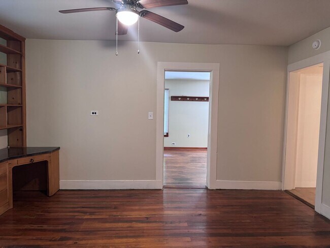 Building Photo - Country Living on 2 Acres! Palmyra Area. 2 Bed/1 Bath and a office.
