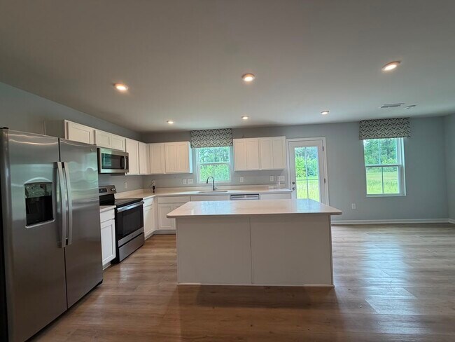 Building Photo - 205 Tormore Dr