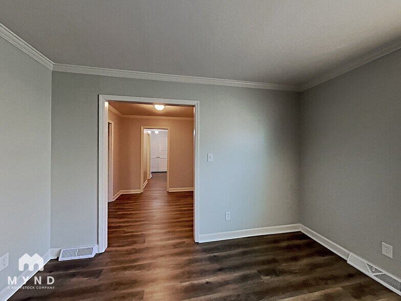 Building Photo - 4901 Craigwood Dr