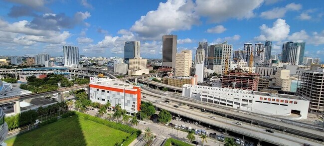 Building Photo - 350 S Miami Ave