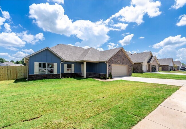 Building Photo - 110 N Banner Ave