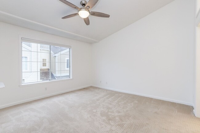 Building Photo - 3 Bed / 2.5 Bath townhome at the Cove in Redwood Shores with garage parking and EV charger. YouTu...