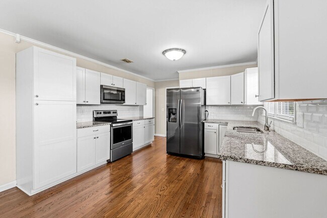 Building Photo - 311 Gardners Mill Ct