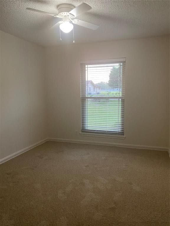 Building Photo - 105 Lazy Ln