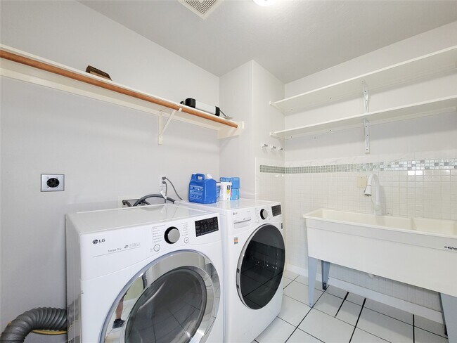 Building Photo - 23327 Sandpiper Trail