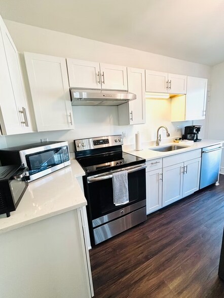 New Kitchen - 2104 Park Rd