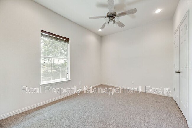Building Photo - 1255 Vineyard Rd