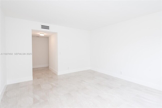 Building Photo - 16461 Blatt Blvd