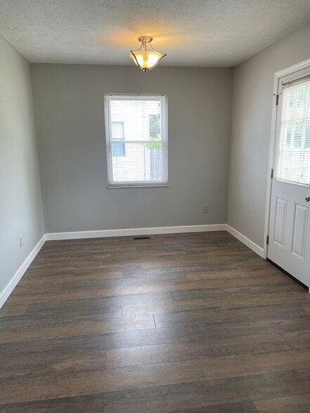 Separate dining area leads outside to patio - 7960 Bobtail Ct
