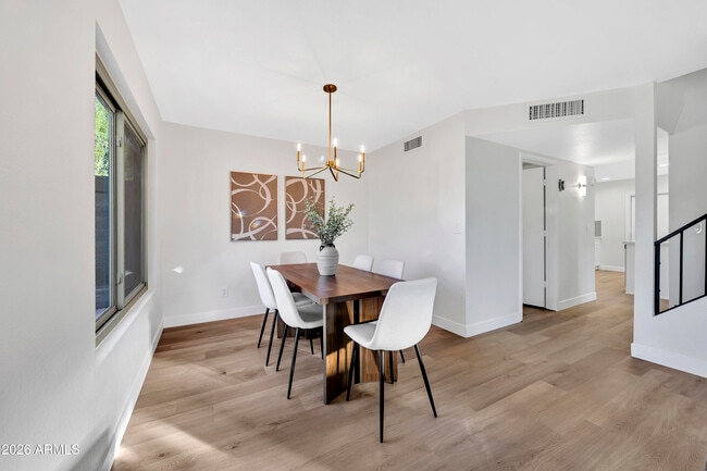 Building Photo - 8876 W Bluefield Ave