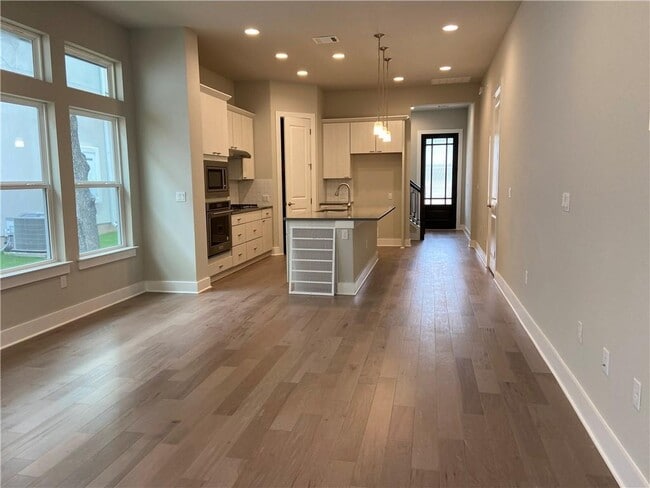 Building Photo - 1615 Woodwind Ln