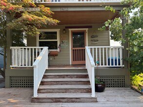 Building Photo - Beach House, Fully Furnished, Short Term J...